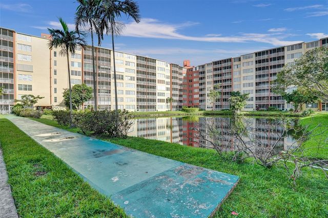 1780 NE 191st St 304-2, Miami, FL 33179