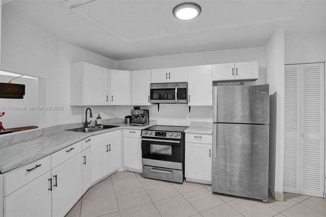 1780 NE 191st St 304-2, Miami, FL 33179