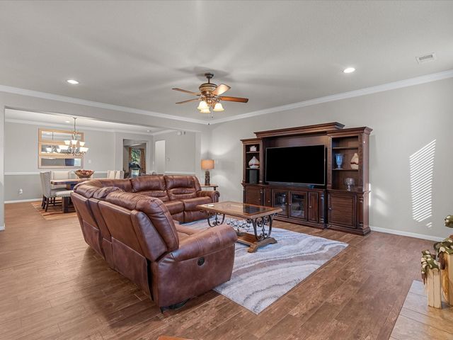 5922 Rosemary Circle, Baytown, TX 77521