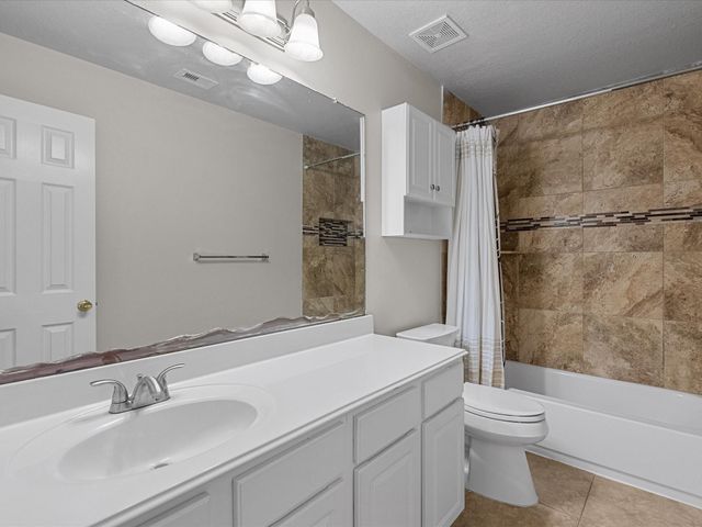 5922 Rosemary Circle, Baytown, TX 77521