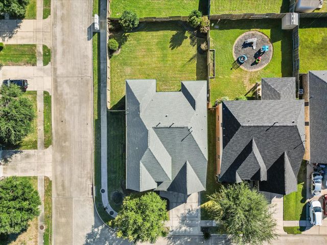 5922 Rosemary Circle, Baytown, TX 77521