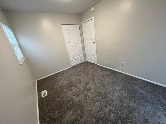 1333 Southlea Drive, South Bend, IN 46628