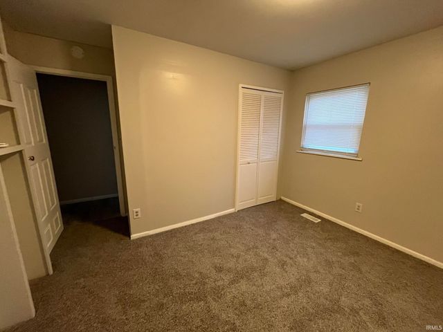 1333 Southlea Drive, South Bend, IN 46628