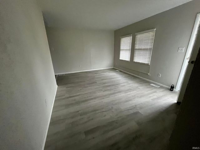 1333 Southlea Drive, South Bend, IN 46628