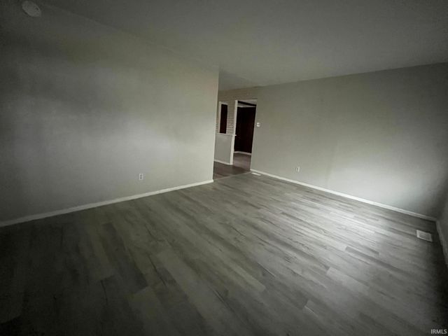 1333 Southlea Drive, South Bend, IN 46628