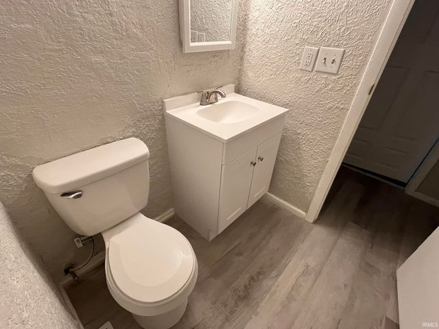 1333 Southlea Drive, South Bend, IN 46628