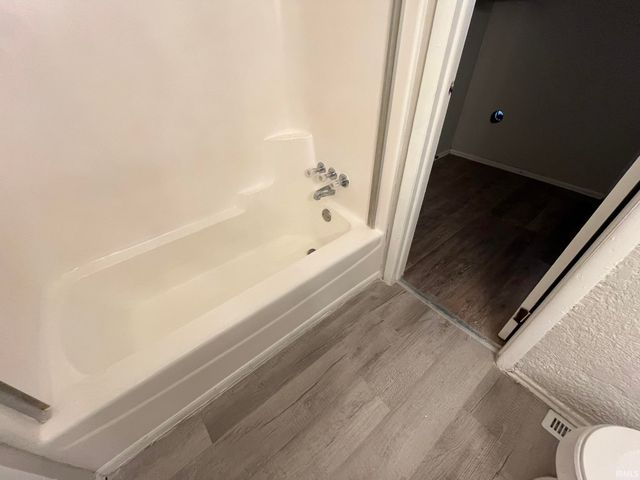 1333 Southlea Drive, South Bend, IN 46628