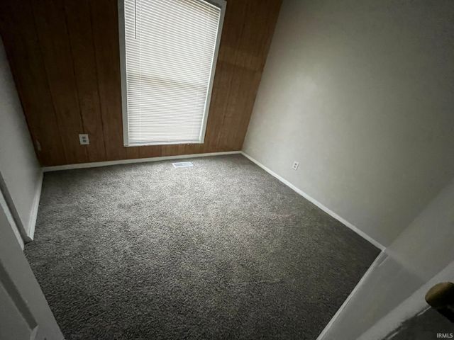 1333 Southlea Drive, South Bend, IN 46628