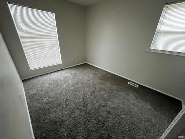 1333 Southlea Drive, South Bend, IN 46628