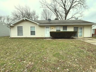 1333 Southlea Drive, South Bend, IN 46628