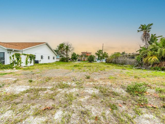 813 BAY POINT DRIVE, Madeira Beach, FL 33708