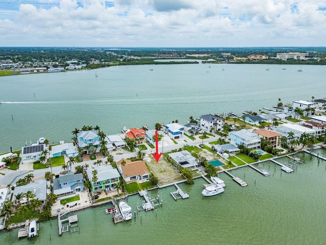 813 BAY POINT DRIVE, Madeira Beach, FL 33708