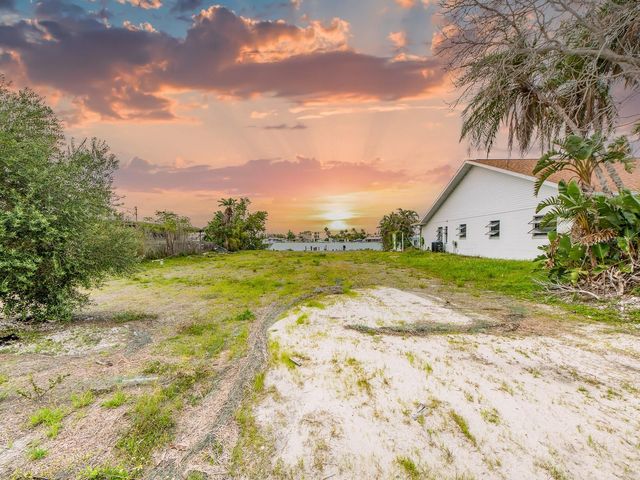 813 BAY POINT DRIVE, Madeira Beach, FL 33708