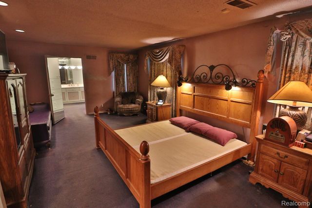 29200 Wildbrook Drive, Southfield, MI 48034