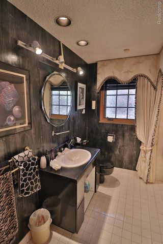 29200 Wildbrook Drive, Southfield, MI 48034