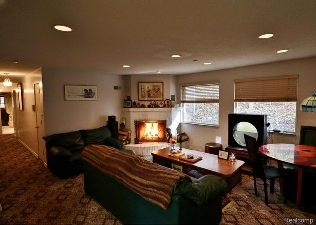 29200 Wildbrook Drive, Southfield, MI 48034