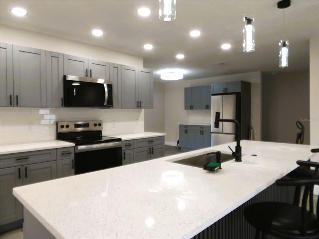 614 HUNTINGTON STREET, Brandon, FL 33511