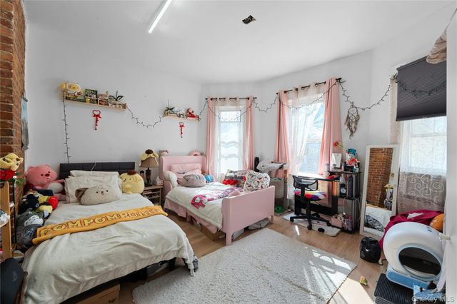 8745 114th Street, Richmond Hill, NY 11418