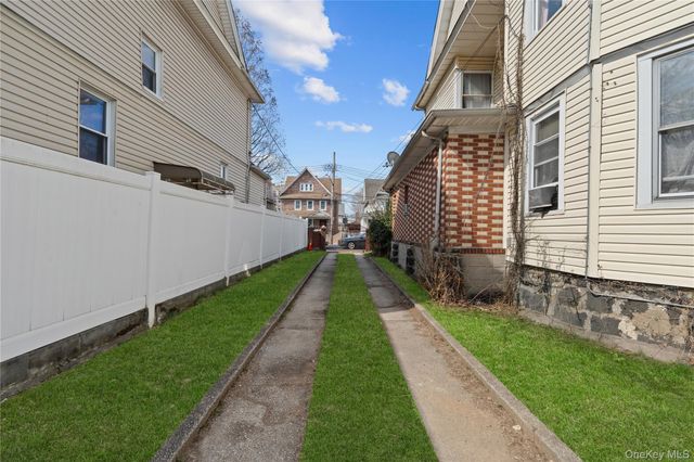 8745 114th Street, Richmond Hill, NY 11418