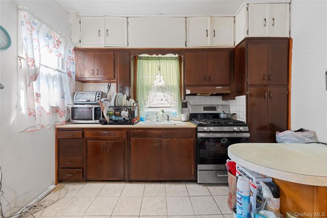 8745 114th Street, Richmond Hill, NY 11418
