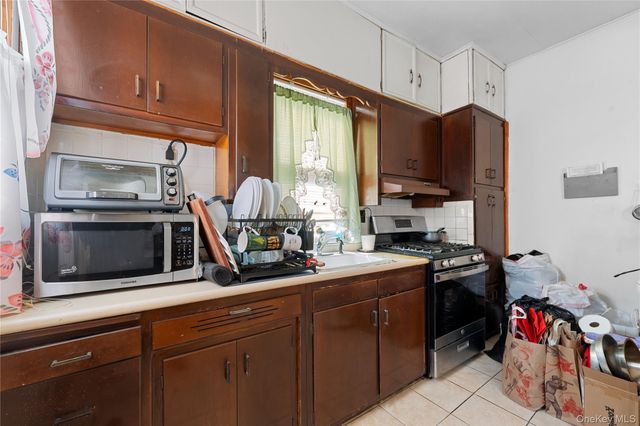 8745 114th Street, Richmond Hill, NY 11418