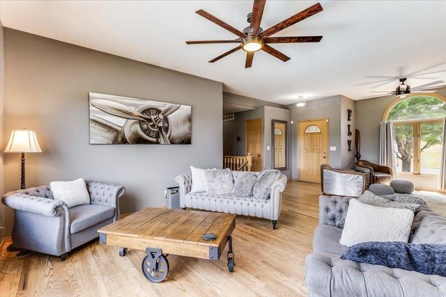 400 E La Mesa, Derby, KS 67037