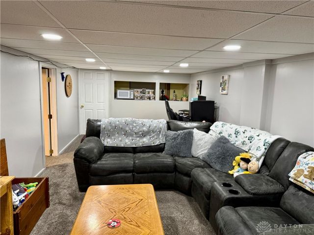 1033 Westmont Circle, Springfield, OH 45503