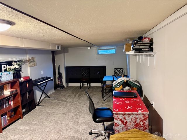 1033 Westmont Circle, Springfield, OH 45503