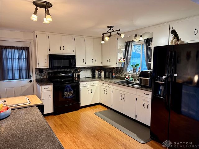 1033 Westmont Circle, Springfield, OH 45503