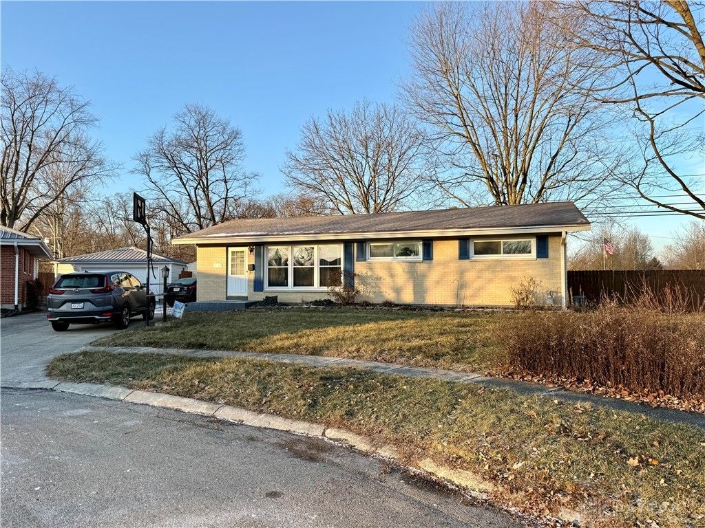 1033 Westmont Circle, Springfield, OH 45503