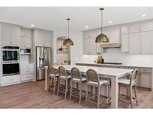3634 Knightsbridge Trail N, Lake Elmo, MN 55042