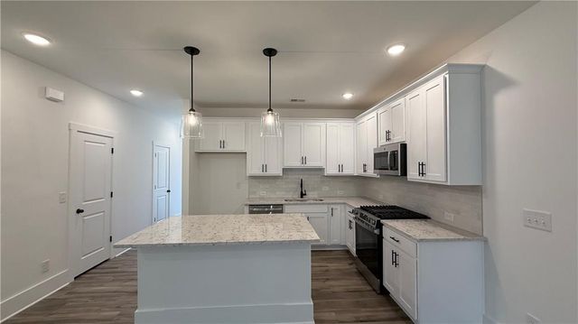 1607 Worley Way NW, Atlanta, GA 30318