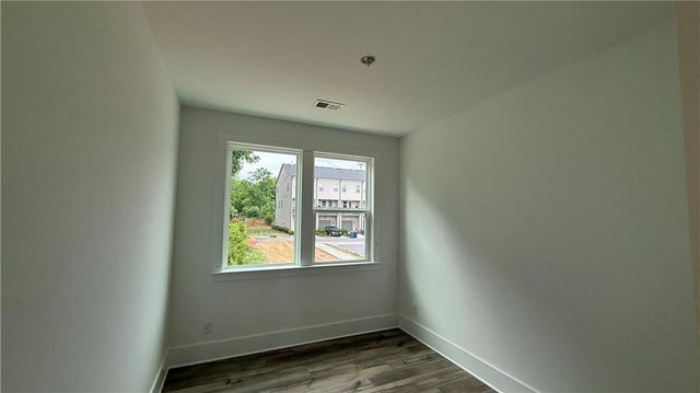 1607 Worley Way NW, Atlanta, GA 30318