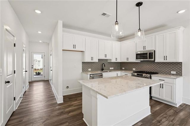1607 Worley Way NW, Atlanta, GA 30318