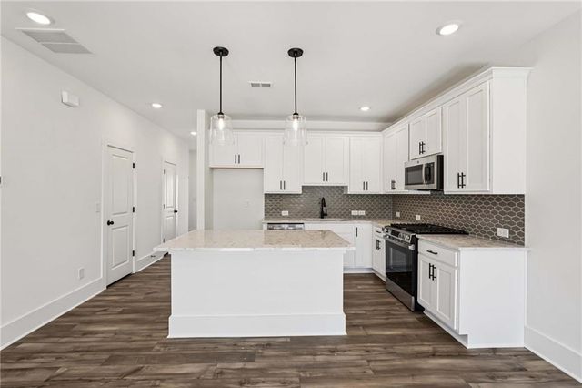 1607 Worley Way NW, Atlanta, GA 30318