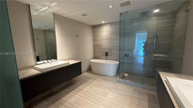 3250 NE 188th St 204, Aventura, FL 33180