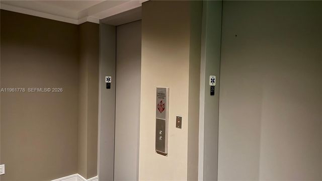 3250 NE 188th St 204, Aventura, FL 33180