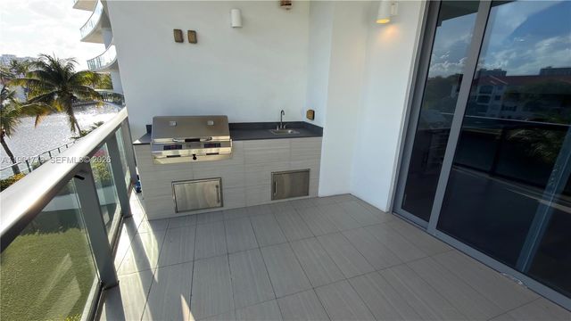 3250 NE 188th St 204, Aventura, FL 33180