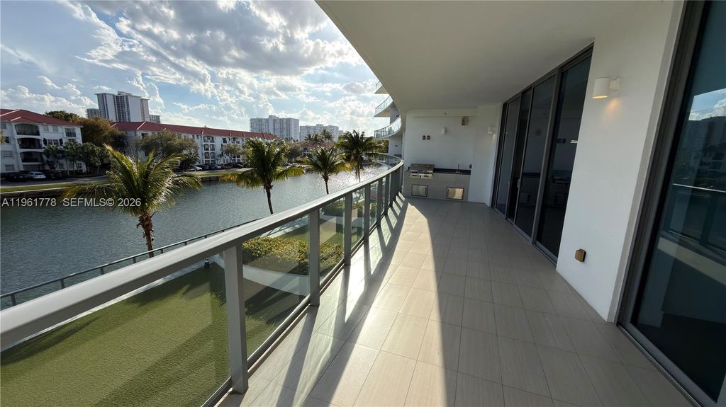 3250 NE 188th St 204, Aventura, FL 33180