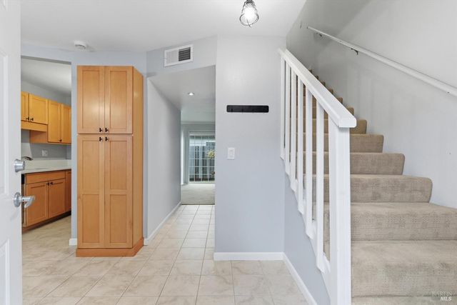 1452 Townview Dr, Santa Rosa, CA 95405