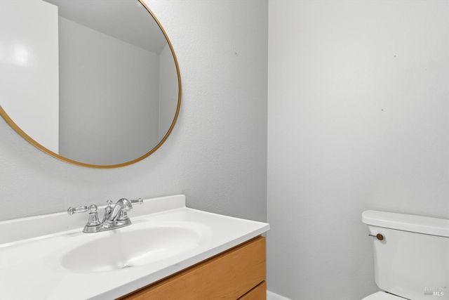 1452 Townview Dr, Santa Rosa, CA 95405