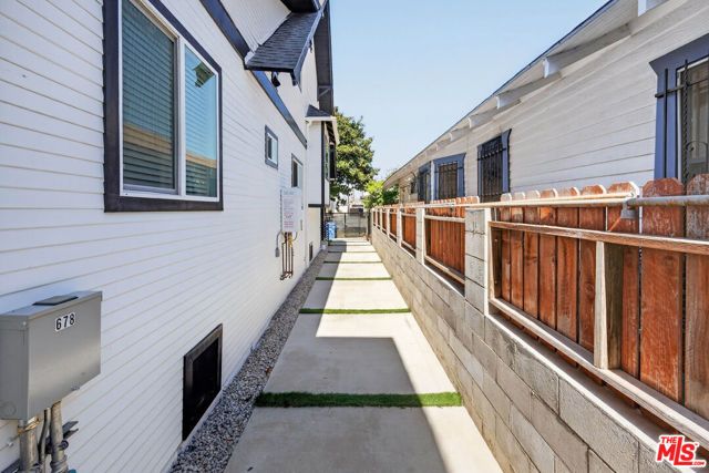 678 E 45th Street, Los Angeles, CA 90011
