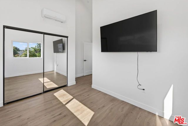 678 E 45th Street, Los Angeles, CA 90011