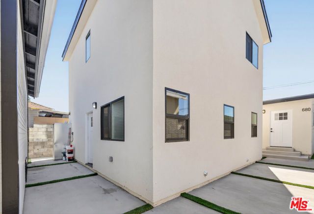 678 E 45th Street, Los Angeles, CA 90011