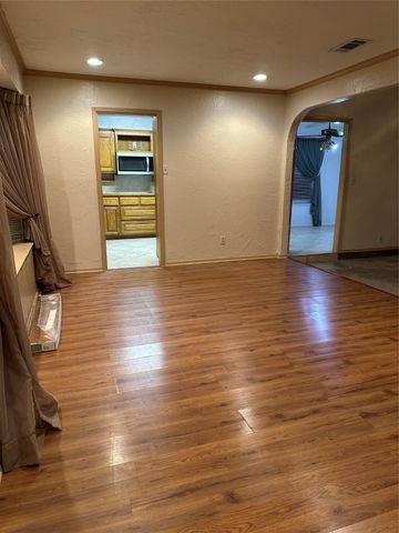 6601 Victoria Avenue, North Richland Hills, TX 76180