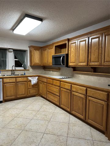 6601 Victoria Avenue, North Richland Hills, TX 76180