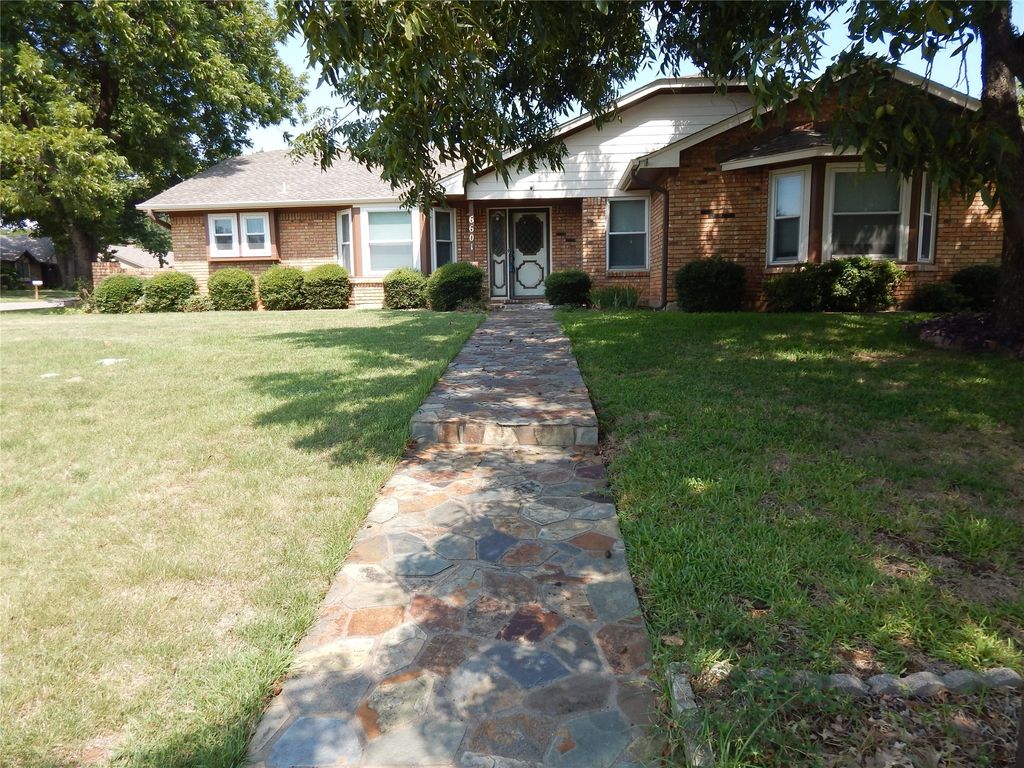 6601 Victoria Avenue, North Richland Hills, TX 76180