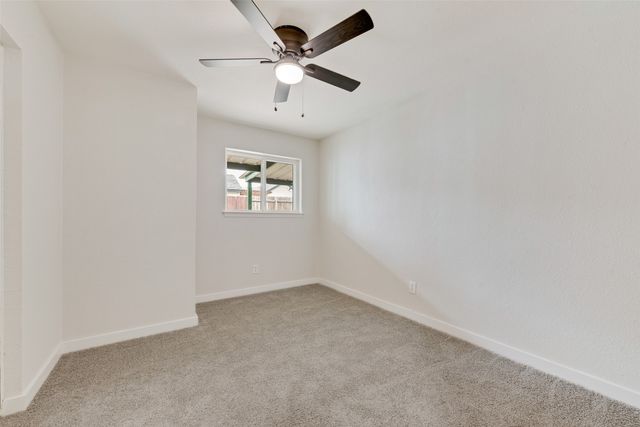 1032 Pleasant Valley Lane, Arlington, TX 76015