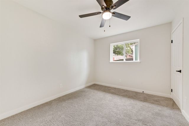 1032 Pleasant Valley Lane, Arlington, TX 76015