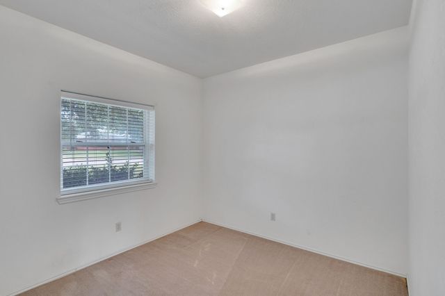 512 Bluebird Lane, Red Oak, TX 75154